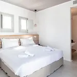 Отель Adorno And 4*