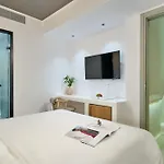 Hotell Adorno And