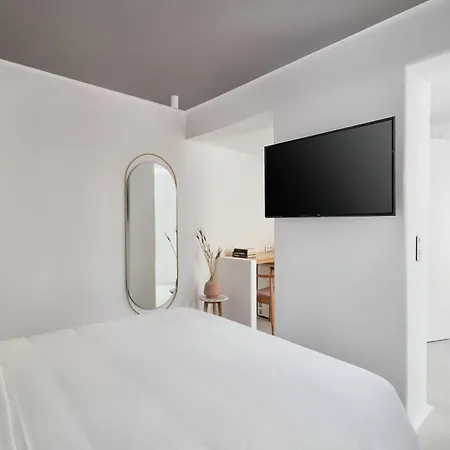 Adorno And Hotell 4*