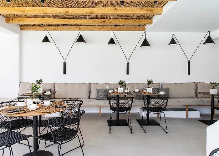 Ξενοδοχείο Adorno And 4*