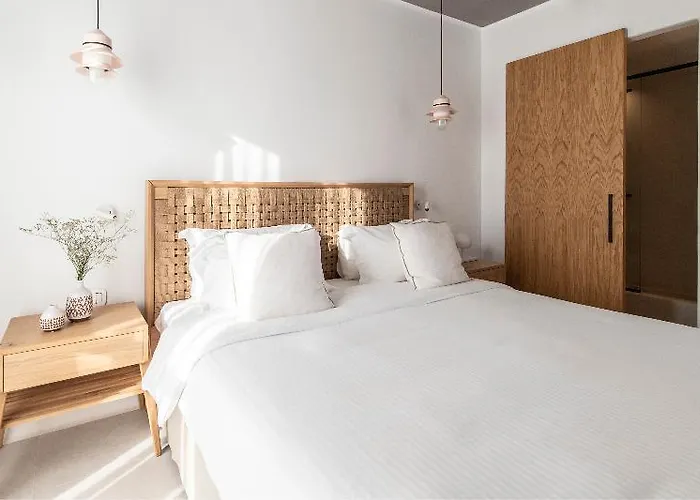 Adorno And أورنوس