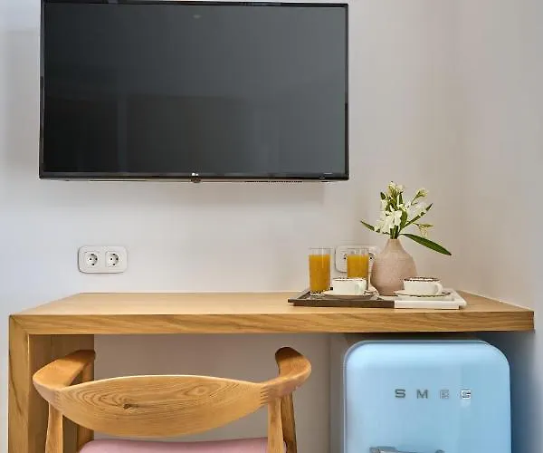 فندق Adorno And أورنوس